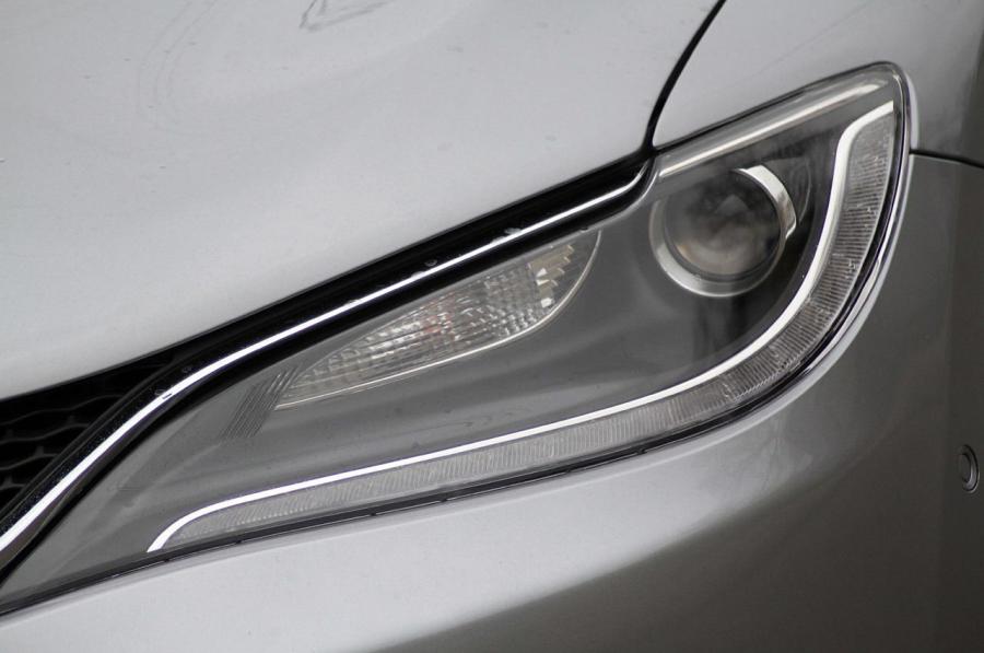 Chrysler 200 2015 года  (фото 188 из 207)